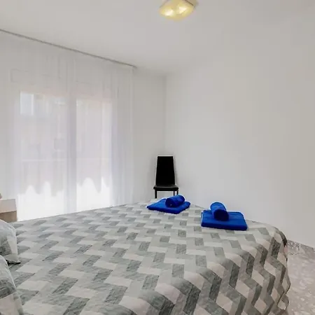 Ba Carrer Balmes Бланес